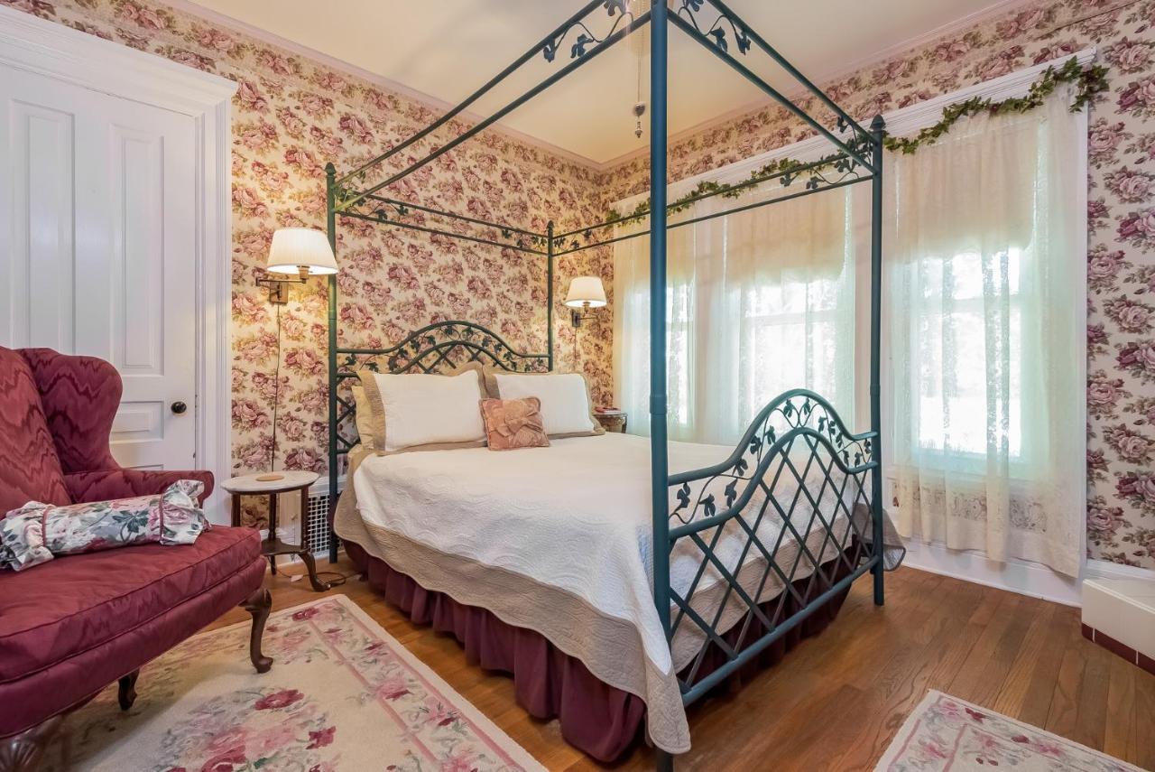 Kingsley House Bed & Breakfast Fennville Exterior photo